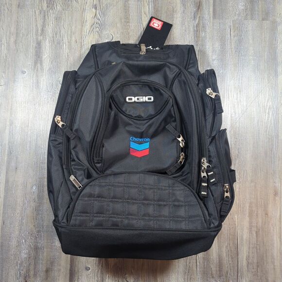 NWT OGIO Metro Pack Backpack Street Tech Carry On Commuter Pockets Travel NEW - Picture 1 of 14
